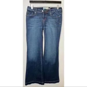 so cute flare jeans size 7 perfect wash on them a